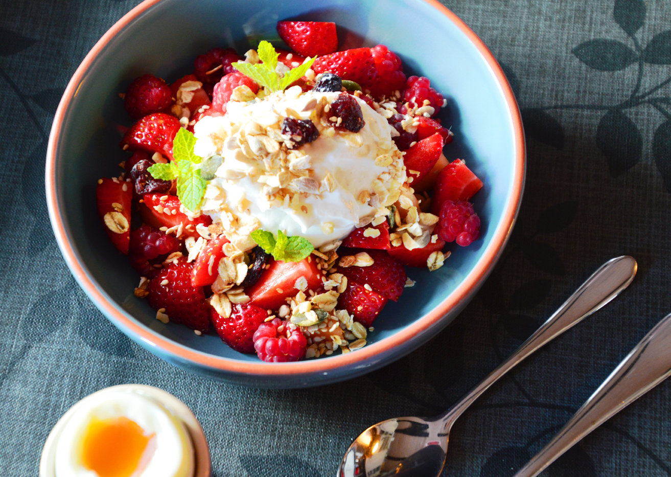 Frugt morgenmad med skyr fra GastroUlven