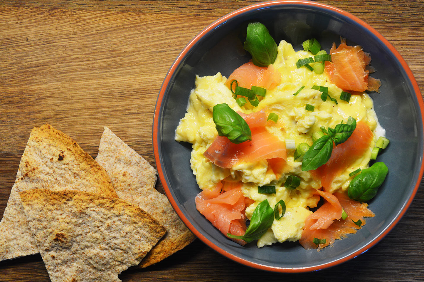 Scrambleggs med røget laks fra Gastroulven