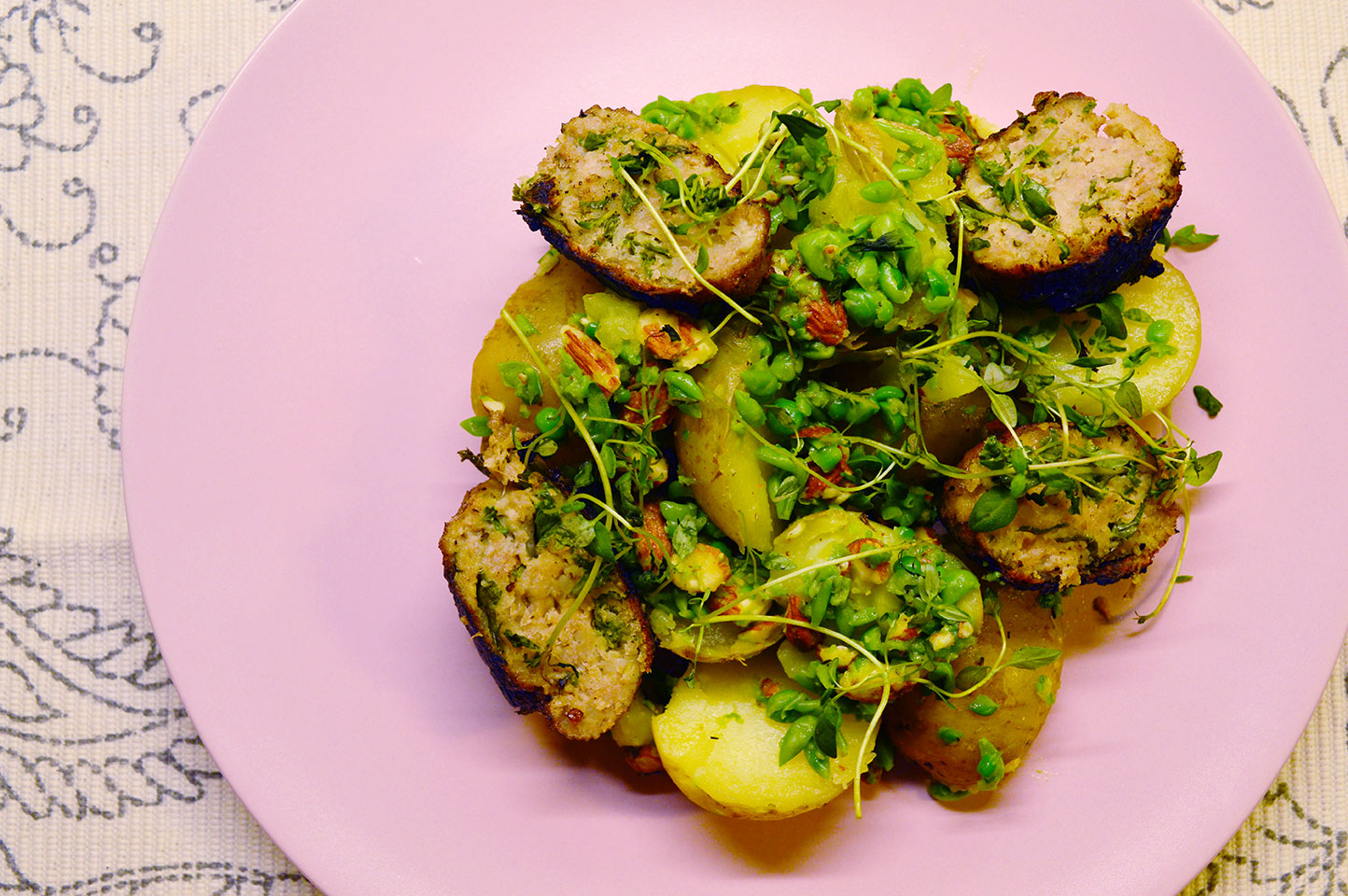 Kartoffelsalat med ærtepesto og grønkålsfrikadeller fra GastroUlven