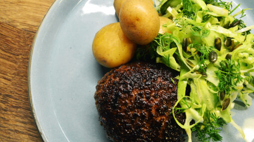 Hakkebøf med kartofler og fennikelsalat - Aftensmad fra GastroUlven