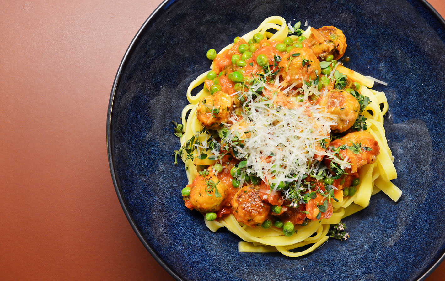 Squashkødboller med tomatsovs og pasta - hverdagsmad uden kød