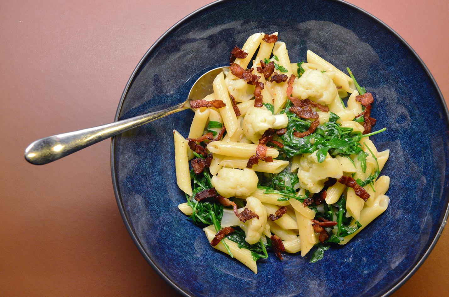 Cremet pasta med appelsin og bacon crumble hverdagsmad fra gastroulven